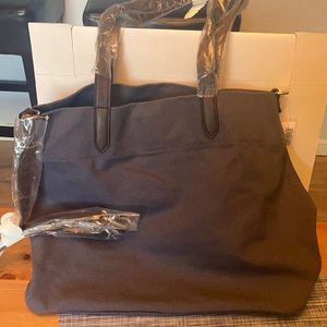 NWT navy blue Banana Republic tote with crossbody strap .